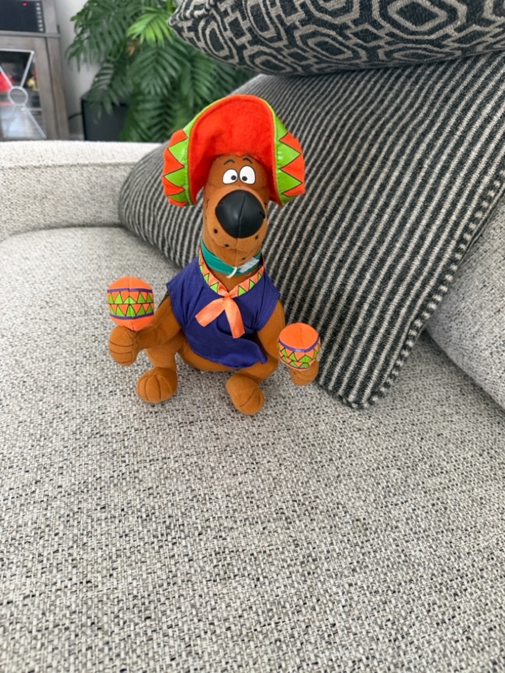 Vintage Scooby Doo And The Monster Of Mexico 11" Plush 2003 Blockbuster Maracas
